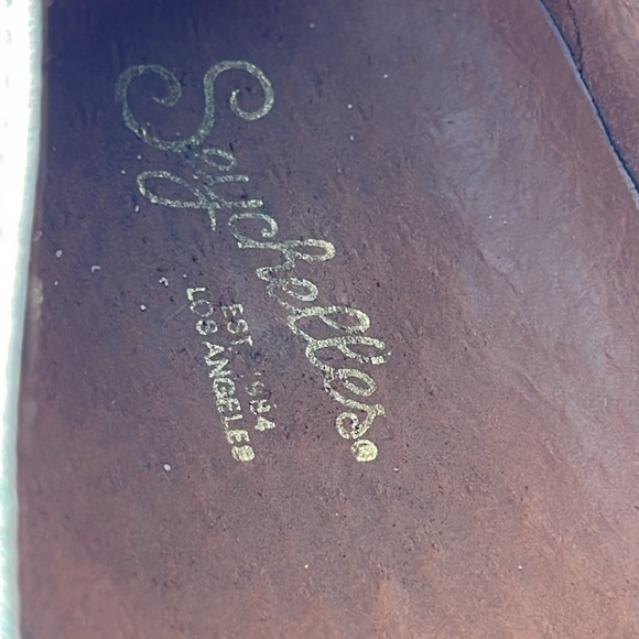 EUC Seychelles Gold Ruffle Sneakers - Picture 4 of 5